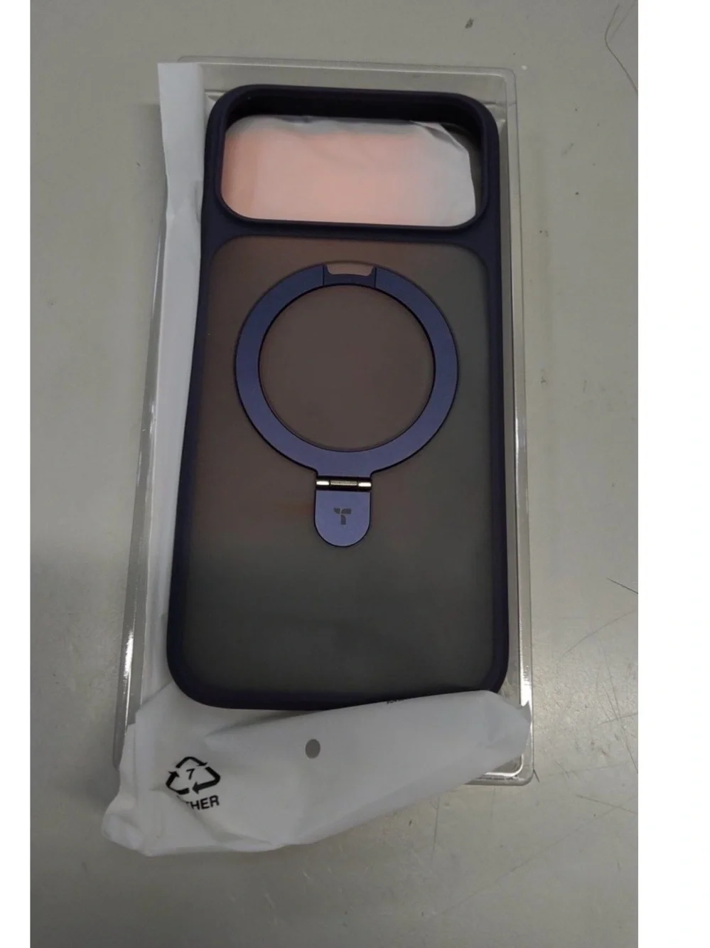 TORRAS for iPhone 17 Pro Max Case Magnetic Ostand